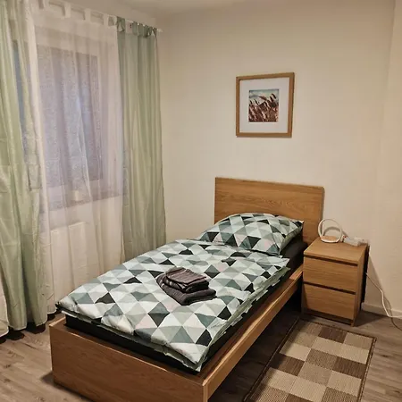 펜션 Neu Monteurhaus Und 5 Betten Parkplatz 24h Checkin
