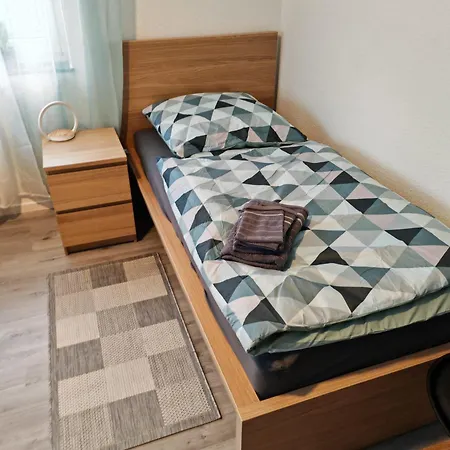 Neu Monteurhaus Und 5 Betten Parkplatz 24h Checkin 펜션