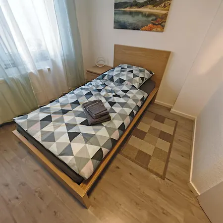 Neu Monteurhaus Und 5 Betten Parkplatz 24h Checkin 펜션 *