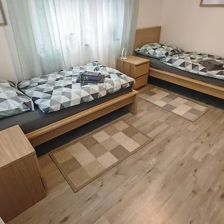 Neu Monteurhaus Und 5 Betten Parkplatz 24h Checkin 펜션