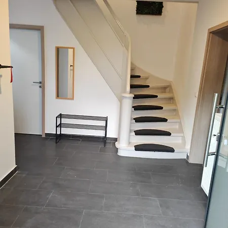 펜션 Neu Monteurhaus Und 5 Betten Parkplatz 24h Checkin